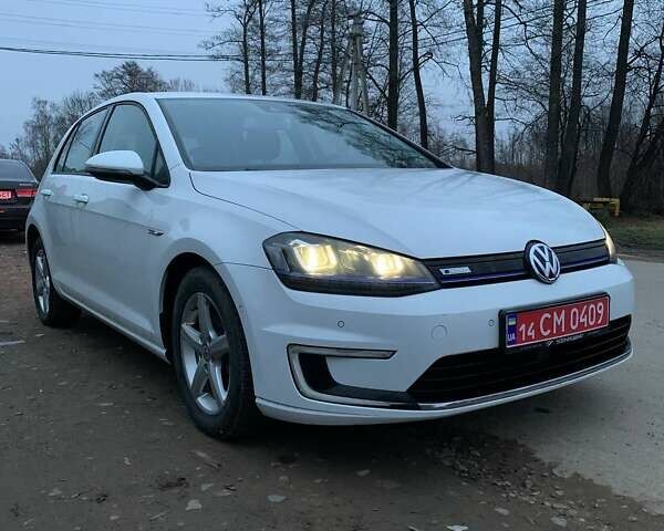 Белый Фольксваген e-Golf, объемом двигателя 0 л и пробегом 80 тыс. км за 7600 $, фото 2 на Automoto.ua