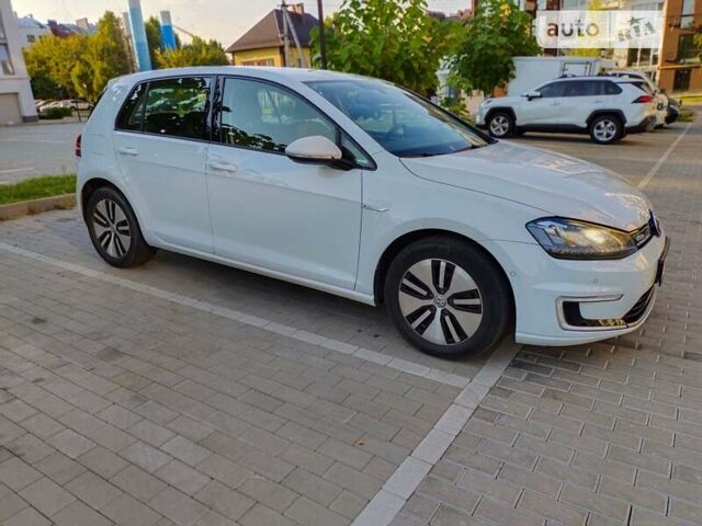 Белый Фольксваген e-Golf, объемом двигателя 0 л и пробегом 99 тыс. км за 12700 $, фото 6 на Automoto.ua