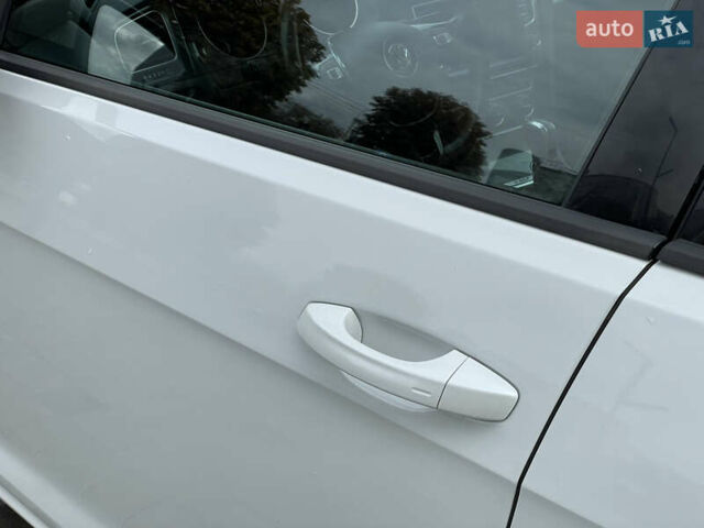 Белый Фольксваген e-Golf, объемом двигателя 0 л и пробегом 154 тыс. км за 9200 $, фото 13 на Automoto.ua