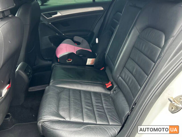 Белый Фольксваген e-Golf, объемом двигателя 24 л и пробегом 93 тыс. км за 10300 $, фото 13 на Automoto.ua