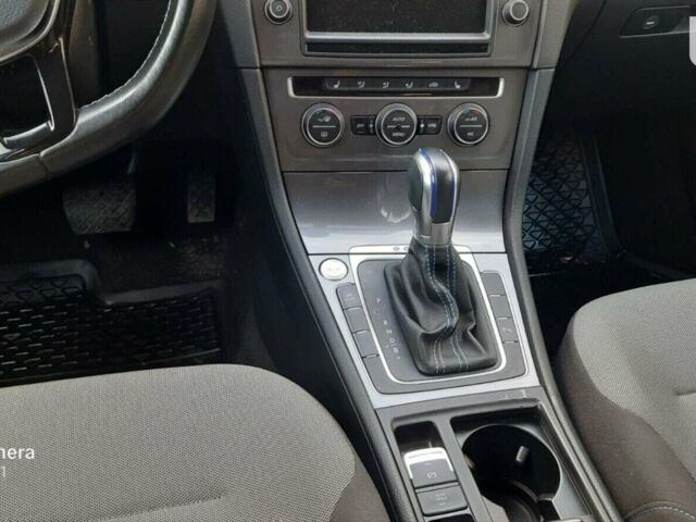 Белый Фольксваген e-Golf, объемом двигателя 0 л и пробегом 107 тыс. км за 9500 $, фото 10 на Automoto.ua