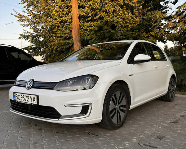 Белый Фольксваген e-Golf, объемом двигателя 0 л и пробегом 151 тыс. км за 8100 $, фото 6 на Automoto.ua