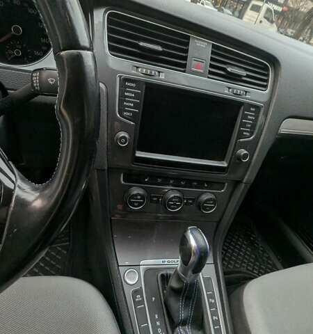 Белый Фольксваген e-Golf, объемом двигателя 0 л и пробегом 192 тыс. км за 7550 $, фото 17 на Automoto.ua