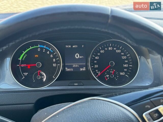Білий Фольксваген e-Golf, об'ємом двигуна 0 л та пробігом 126 тис. км за 6999 $, фото 13 на Automoto.ua