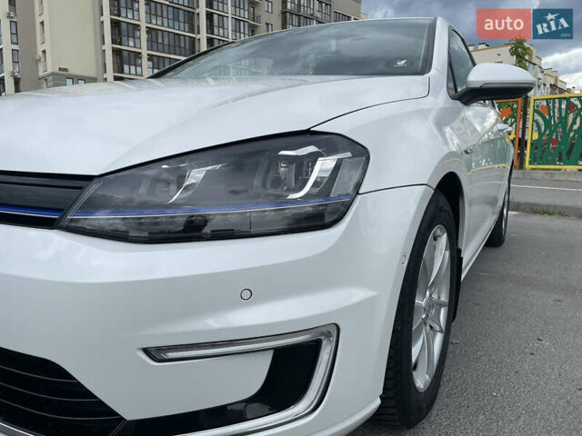 Белый Фольксваген e-Golf, объемом двигателя 0 л и пробегом 92 тыс. км за 9500 $, фото 8 на Automoto.ua