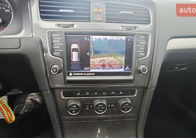 Белый Фольксваген e-Golf, объемом двигателя 0 л и пробегом 99 тыс. км за 7950 $, фото 1 на Automoto.ua