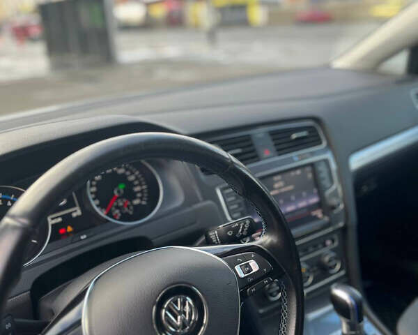 Белый Фольксваген e-Golf, объемом двигателя 0 л и пробегом 114 тыс. км за 9800 $, фото 37 на Automoto.ua