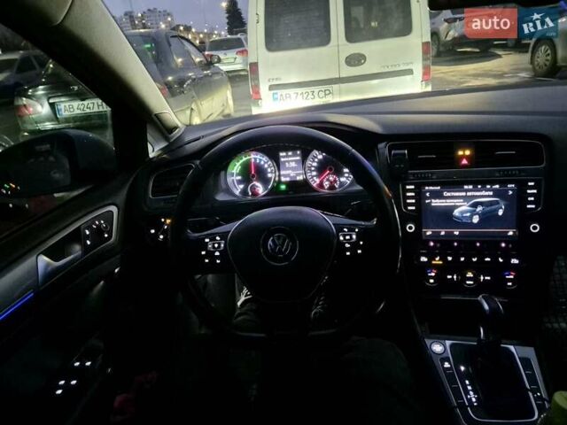 Белый Фольксваген e-Golf, объемом двигателя 0 л и пробегом 186 тыс. км за 8700 $, фото 6 на Automoto.ua