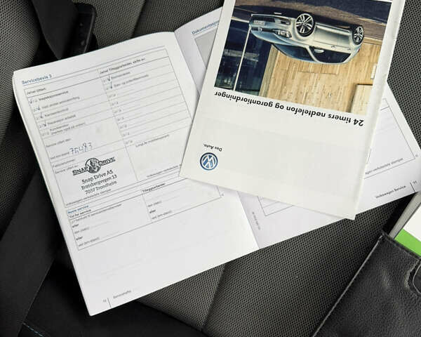 Белый Фольксваген e-Golf, объемом двигателя 0 л и пробегом 99 тыс. км за 8450 $, фото 20 на Automoto.ua