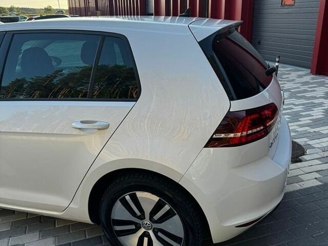 Білий Фольксваген e-Golf, об'ємом двигуна 0 л та пробігом 126 тис. км за 6999 $, фото 7 на Automoto.ua