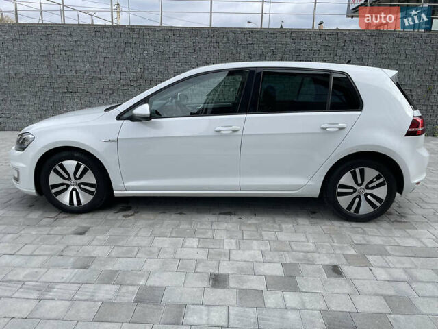 Белый Фольксваген e-Golf, объемом двигателя 0 л и пробегом 154 тыс. км за 9200 $, фото 2 на Automoto.ua