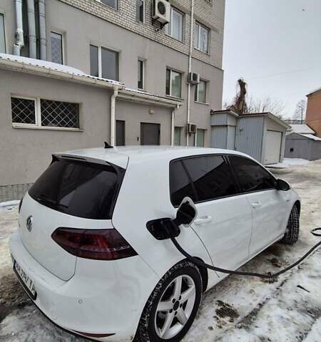 Білий Фольксваген e-Golf, об'ємом двигуна 0 л та пробігом 157 тис. км за 7400 $, фото 6 на Automoto.ua