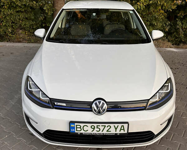 Белый Фольксваген e-Golf, объемом двигателя 0 л и пробегом 151 тыс. км за 8100 $, фото 7 на Automoto.ua