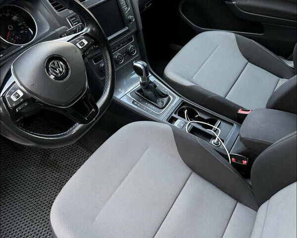 Белый Фольксваген e-Golf, объемом двигателя 0 л и пробегом 83 тыс. км за 10500 $, фото 10 на Automoto.ua