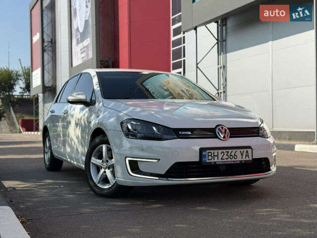 Белый Фольксваген e-Golf, объемом двигателя 0 л и пробегом 95 тыс. км за 9500 $, фото 1 на Automoto.ua
