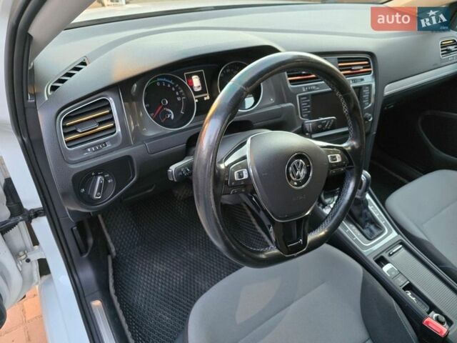 Білий Фольксваген e-Golf, об'ємом двигуна 0 л та пробігом 152 тис. км за 8000 $, фото 15 на Automoto.ua