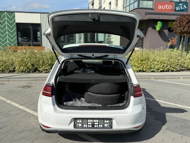 Белый Фольксваген e-Golf, объемом двигателя 0 л и пробегом 71 тыс. км за 8700 $, фото 6 на Automoto.ua