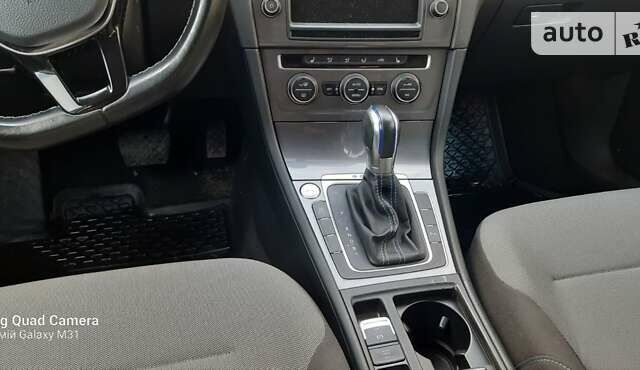 Белый Фольксваген e-Golf, объемом двигателя 0 л и пробегом 107 тыс. км за 8800 $, фото 10 на Automoto.ua
