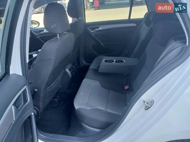 Білий Фольксваген e-Golf, об'ємом двигуна 0 л та пробігом 151 тис. км за 9100 $, фото 23 на Automoto.ua
