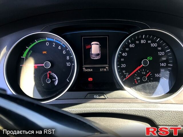 Белый Фольксваген e-Golf, объемом двигателя 0 л и пробегом 154 тыс. км за 9500 $, фото 5 на Automoto.ua