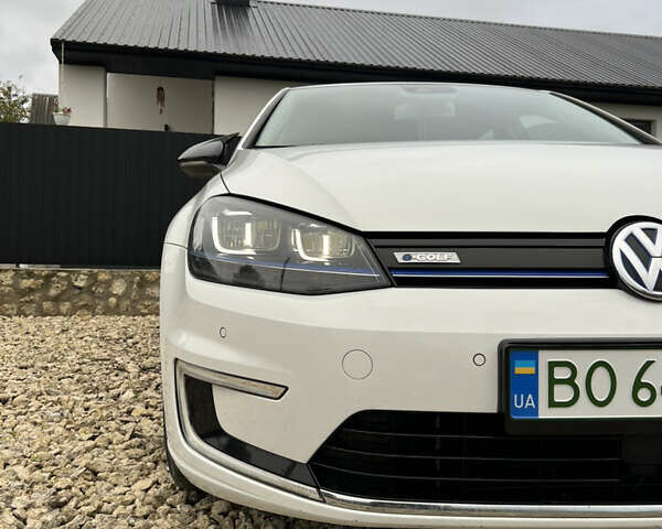 Белый Фольксваген e-Golf, объемом двигателя 0 л и пробегом 110 тыс. км за 8490 $, фото 6 на Automoto.ua