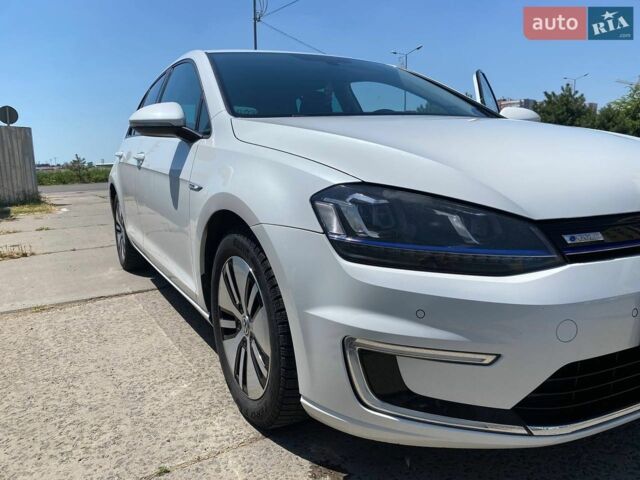 Білий Фольксваген e-Golf, об'ємом двигуна 0 л та пробігом 156 тис. км за 7500 $, фото 1 на Automoto.ua