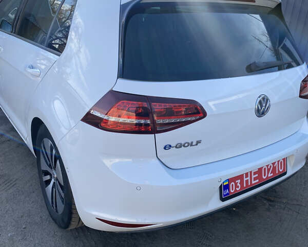 Белый Фольксваген e-Golf, объемом двигателя 0 л и пробегом 165 тыс. км за 8800 $, фото 3 на Automoto.ua