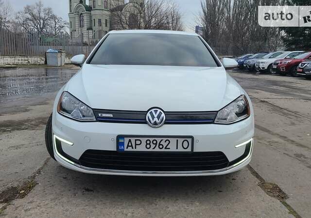 Білий Фольксваген e-Golf, об'ємом двигуна 0 л та пробігом 126 тис. км за 11600 $, фото 1 на Automoto.ua