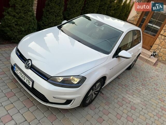 Белый Фольксваген e-Golf, объемом двигателя 0 л и пробегом 131 тыс. км за 8999 $, фото 110 на Automoto.ua