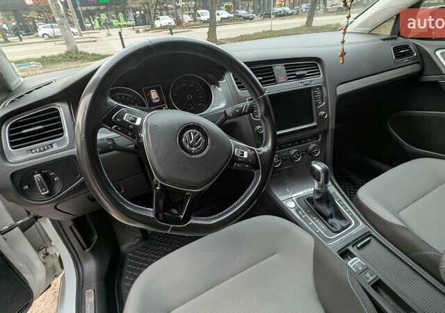 Белый Фольксваген e-Golf, объемом двигателя 0 л и пробегом 192 тыс. км за 7550 $, фото 22 на Automoto.ua