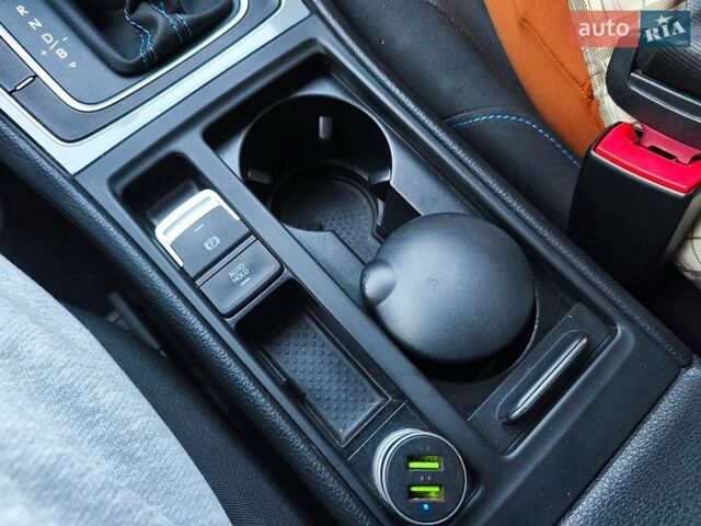 Белый Фольксваген e-Golf, объемом двигателя 0 л и пробегом 160 тыс. км за 8700 $, фото 25 на Automoto.ua