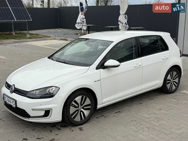 Белый Фольксваген e-Golf, объемом двигателя 0 л и пробегом 97 тыс. км за 8700 $, фото 11 на Automoto.ua