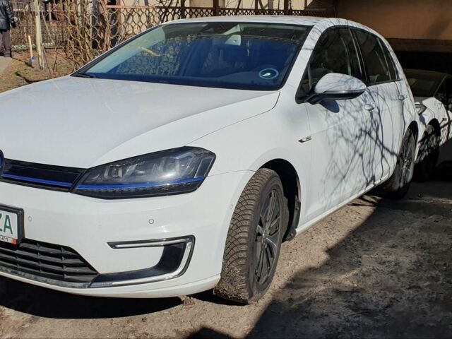 Белый Фольксваген e-Golf, объемом двигателя 0 л и пробегом 170 тыс. км за 8400 $, фото 10 на Automoto.ua