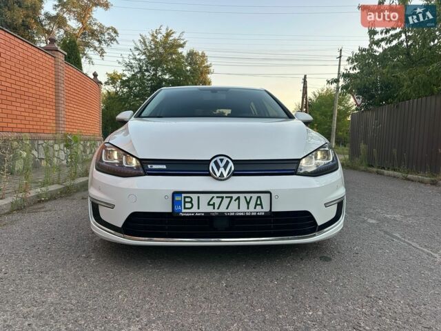 Белый Фольксваген e-Golf, объемом двигателя 0 л и пробегом 124 тыс. км за 8900 $, фото 8 на Automoto.ua