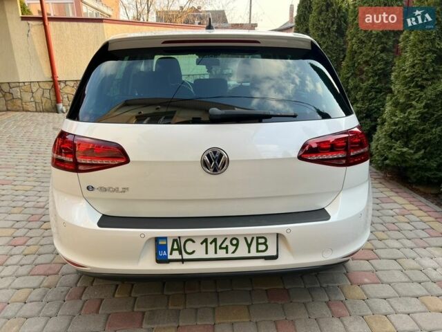 Белый Фольксваген e-Golf, объемом двигателя 0 л и пробегом 131 тыс. км за 8999 $, фото 16 на Automoto.ua