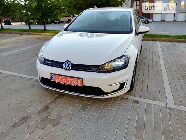 Белый Фольксваген e-Golf, объемом двигателя 0 л и пробегом 99 тыс. км за 12700 $, фото 22 на Automoto.ua