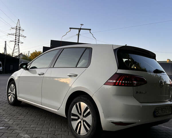 Белый Фольксваген e-Golf, объемом двигателя 0 л и пробегом 151 тыс. км за 8100 $, фото 13 на Automoto.ua