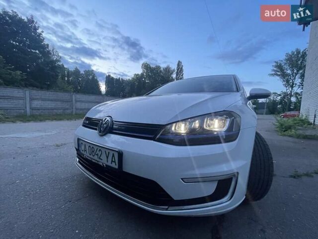 Белый Фольксваген e-Golf, объемом двигателя 0 л и пробегом 205 тыс. км за 8700 $, фото 10 на Automoto.ua