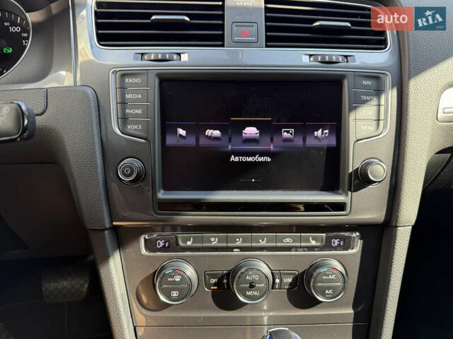 Белый Фольксваген e-Golf, объемом двигателя 0 л и пробегом 95 тыс. км за 9500 $, фото 44 на Automoto.ua