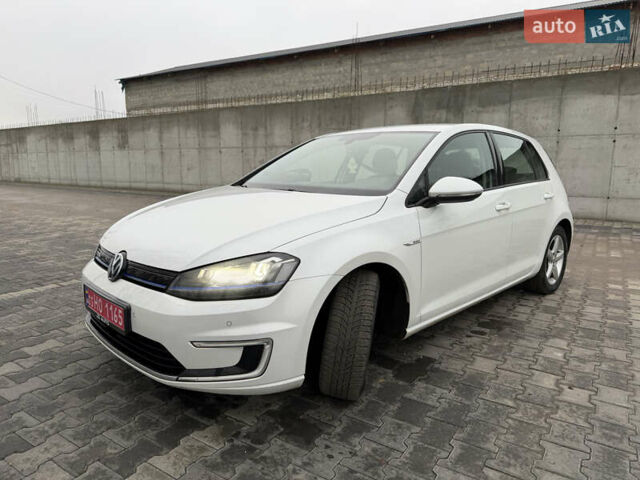 Белый Фольксваген e-Golf, объемом двигателя 0 л и пробегом 99 тыс. км за 8450 $, фото 6 на Automoto.ua