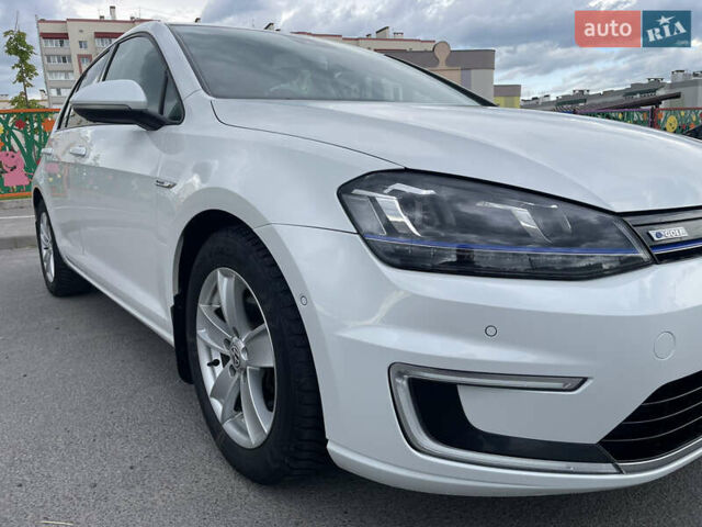 Белый Фольксваген e-Golf, объемом двигателя 0 л и пробегом 92 тыс. км за 9500 $, фото 22 на Automoto.ua