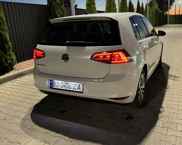 Белый Фольксваген e-Golf, объемом двигателя 0 л и пробегом 169 тыс. км за 8400 $, фото 20 на Automoto.ua