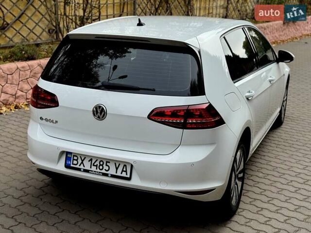 Белый Фольксваген e-Golf, объемом двигателя 0 л и пробегом 121 тыс. км за 8500 $, фото 5 на Automoto.ua
