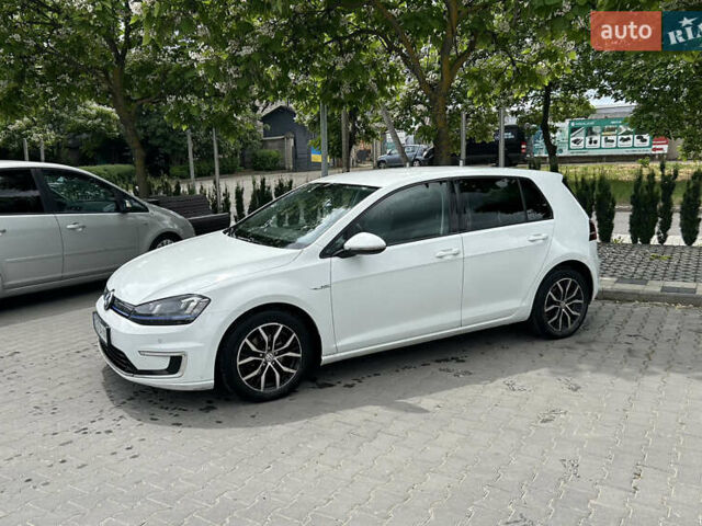 Белый Фольксваген e-Golf, объемом двигателя 0 л и пробегом 177 тыс. км за 8700 $, фото 1 на Automoto.ua