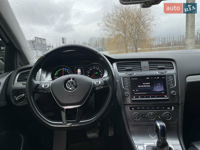 Белый Фольксваген e-Golf, объемом двигателя 0 л и пробегом 104 тыс. км за 9000 $, фото 17 на Automoto.ua