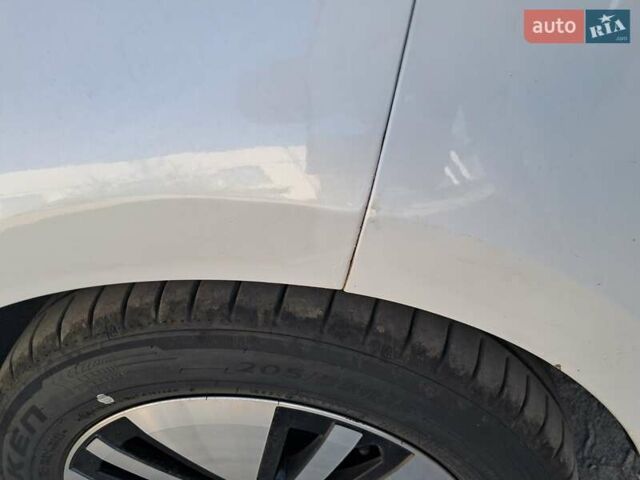 Белый Фольксваген e-Golf, объемом двигателя 0 л и пробегом 92 тыс. км за 7900 $, фото 17 на Automoto.ua