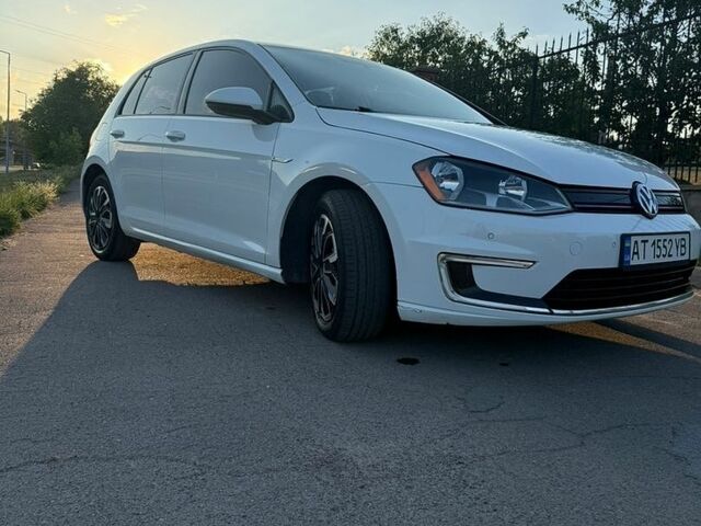 Белый Фольксваген e-Golf, объемом двигателя 0 л и пробегом 130 тыс. км за 8700 $, фото 5 на Automoto.ua