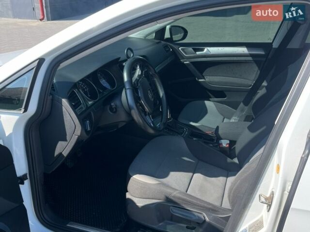 Білий Фольксваген e-Golf, об'ємом двигуна 0 л та пробігом 138 тис. км за 8650 $, фото 16 на Automoto.ua