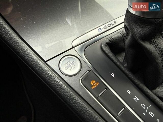 Білий Фольксваген e-Golf, об'ємом двигуна 0 л та пробігом 96 тис. км за 9500 $, фото 27 на Automoto.ua