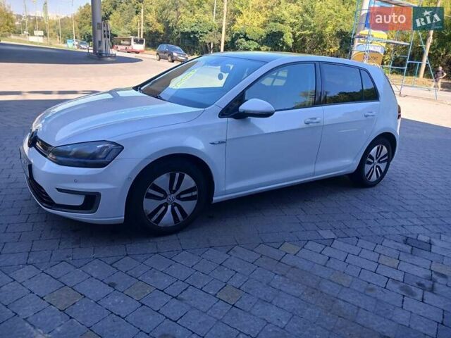 Білий Фольксваген e-Golf, об'ємом двигуна 0 л та пробігом 151 тис. км за 9100 $, фото 19 на Automoto.ua